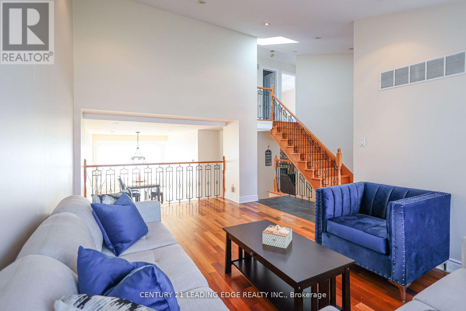 18 Peregrine Grove, Brampton, Ontario  L6S 4B6 - Photo 27 - W12499144