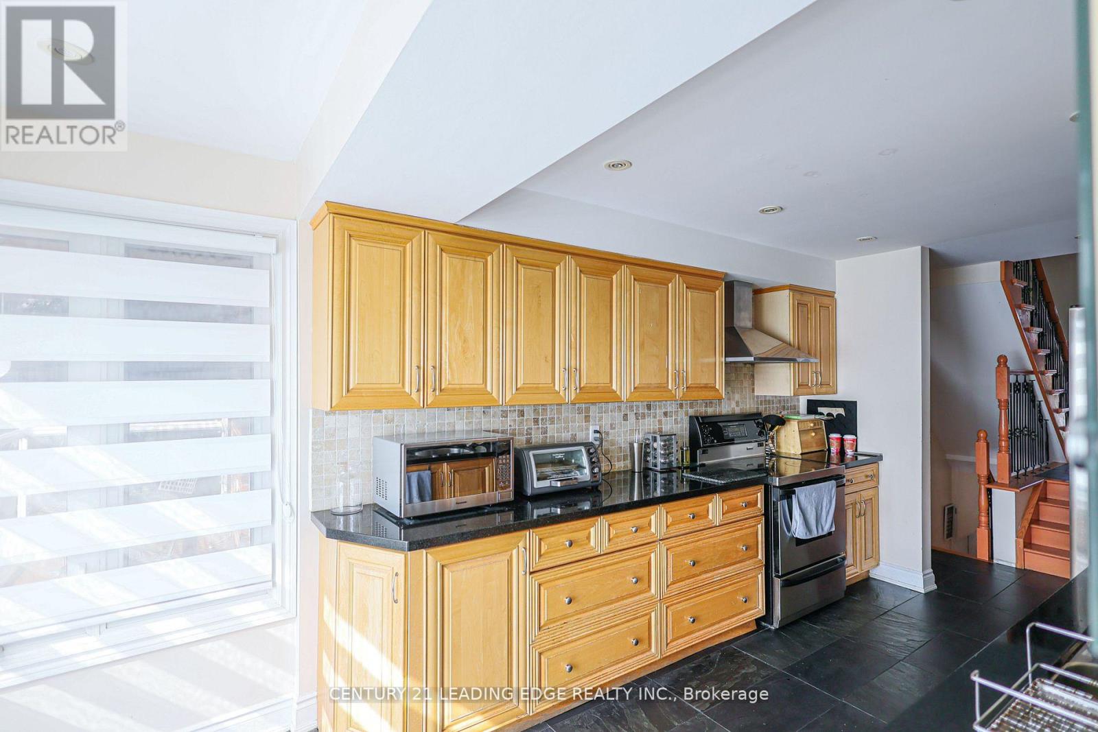 18 Peregrine Grove, Brampton, Ontario  L6S 4B6 - Photo 29 - W12499144