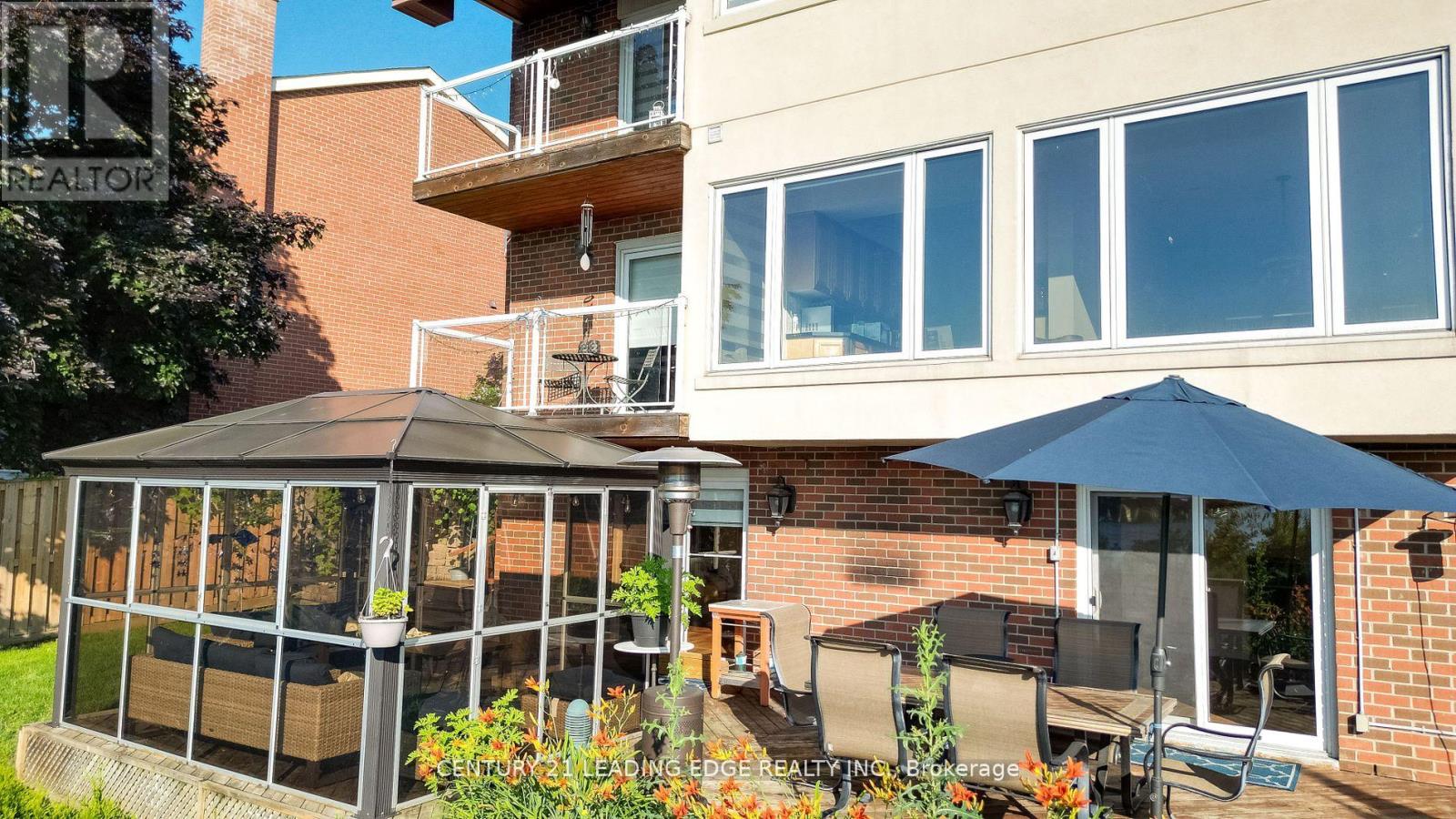 18 Peregrine Grove, Brampton, Ontario  L6S 4B6 - Photo 34 - W12499144