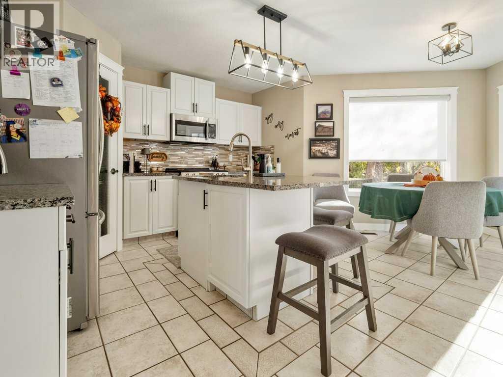 425 Fairmont Boulevard S, Lethbridge, Alberta  T1K 7G2 - Photo 3 - A2267871