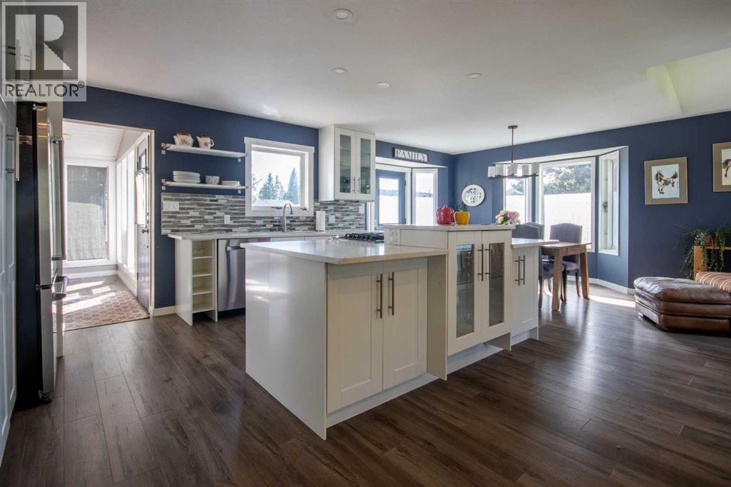 550 4 Avenue W, Sundre, Alberta