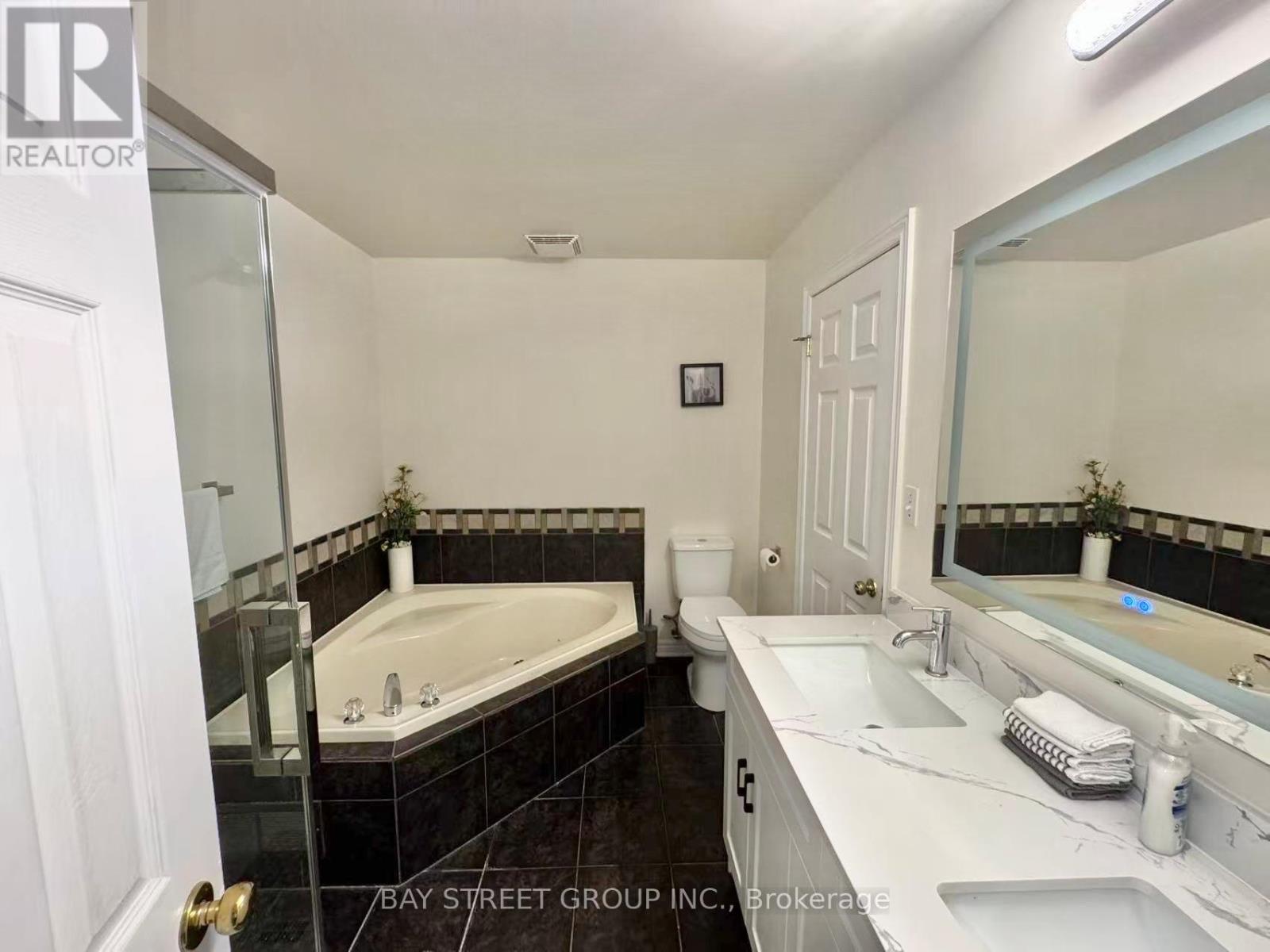 8189 Harvest Crescent, Niagara Falls (Ascot), Ontario  L2H 3G4 - Photo 19 - X12422458