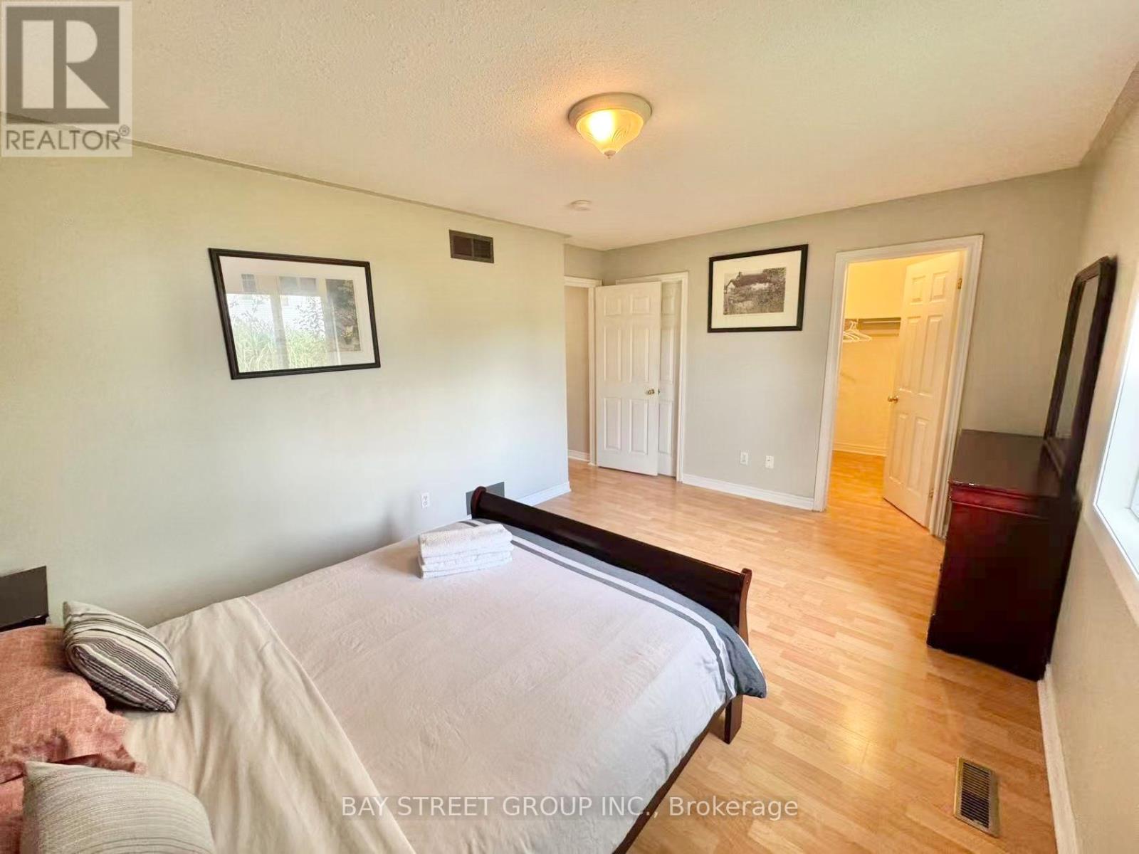 8189 Harvest Crescent, Niagara Falls (Ascot), Ontario  L2H 3G4 - Photo 12 - X12422458