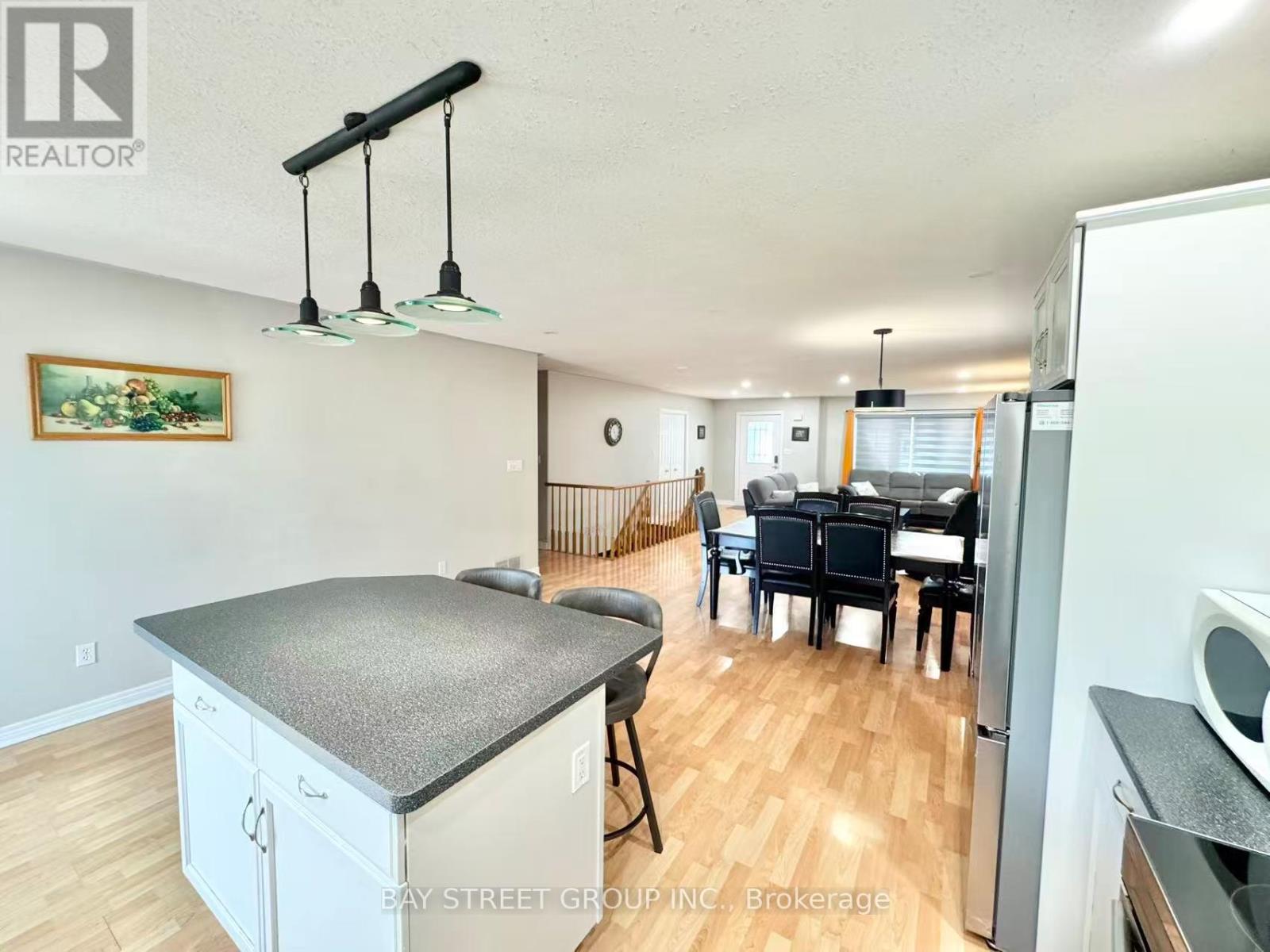 8189 Harvest Crescent, Niagara Falls (Ascot), Ontario  L2H 3G4 - Photo 8 - X12422458