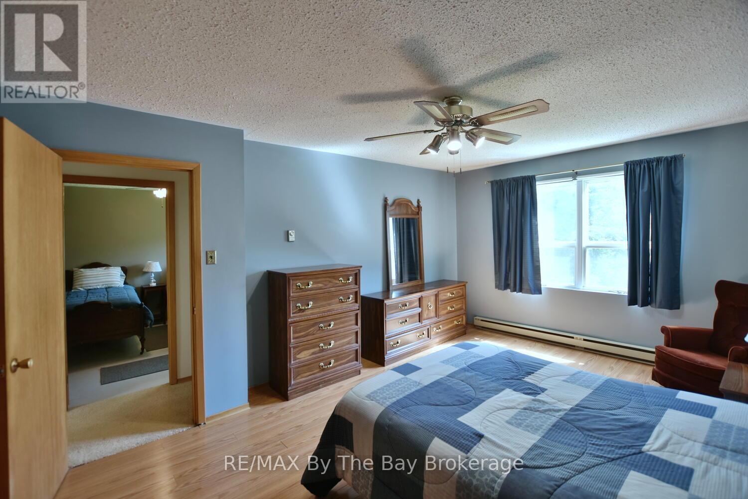 15 Sylvan Avenue, Wasaga Beach, Ontario  L9Z 1T3 - Photo 22 - S12498628