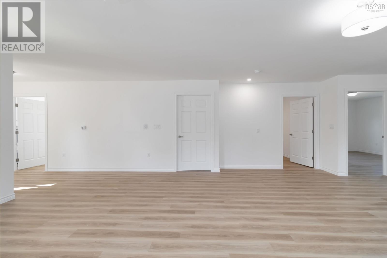 215 Aberdeen Road, Bridgewater, Nova Scotia  B4V 2S5 - Photo 12 - 202521380