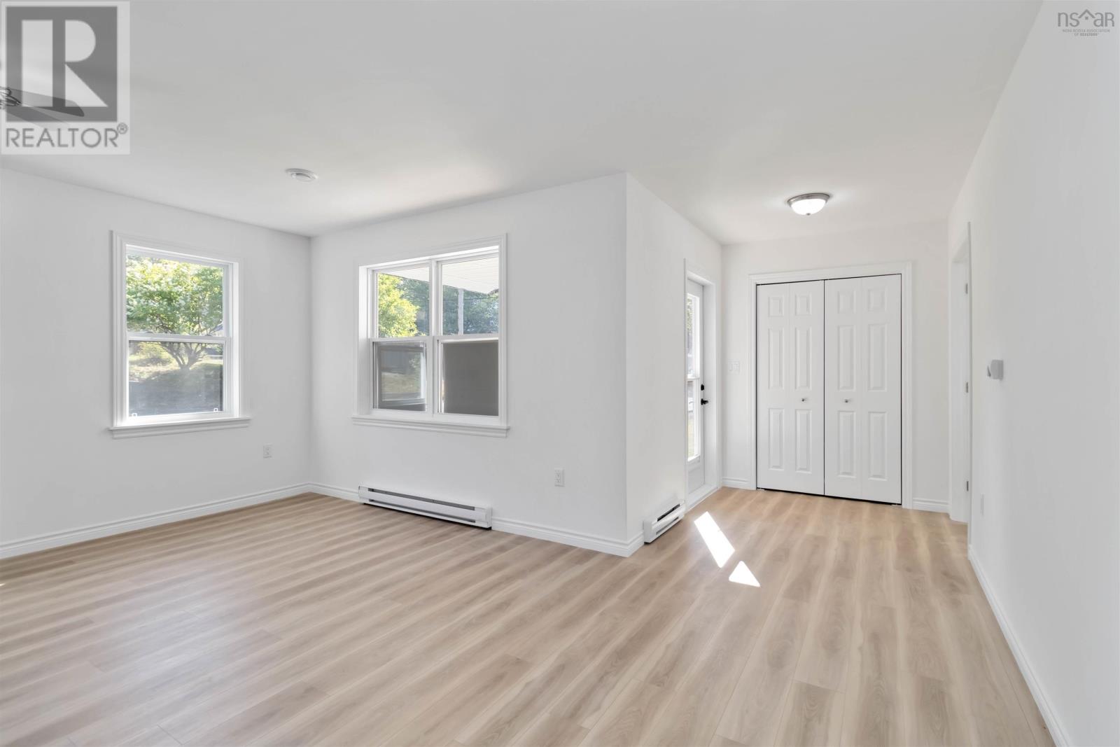 215 Aberdeen Road, Bridgewater, Nova Scotia  B4V 2S5 - Photo 10 - 202521380