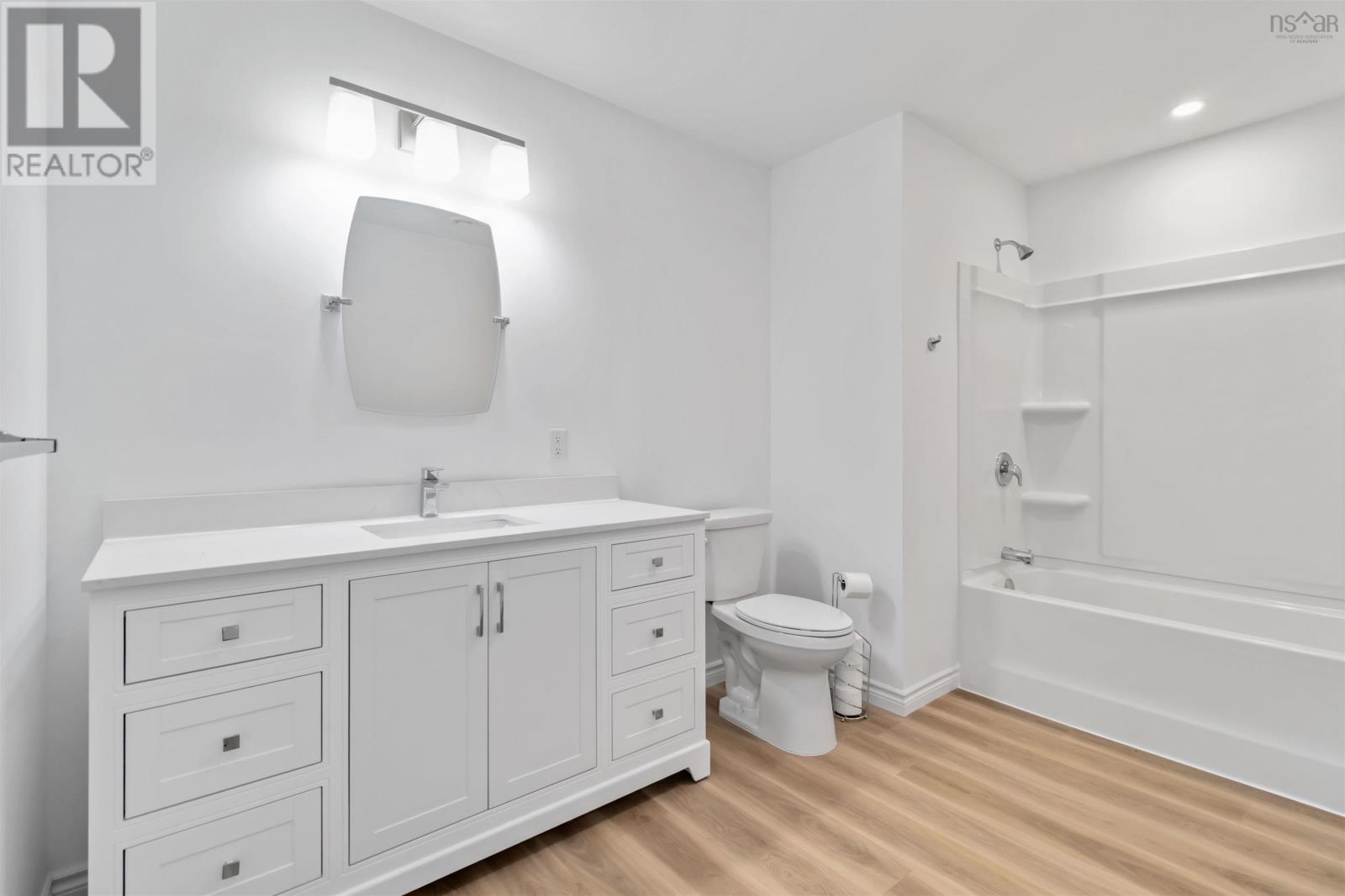 215 Aberdeen Road, Bridgewater, Nova Scotia  B4V 2S5 - Photo 20 - 202521380