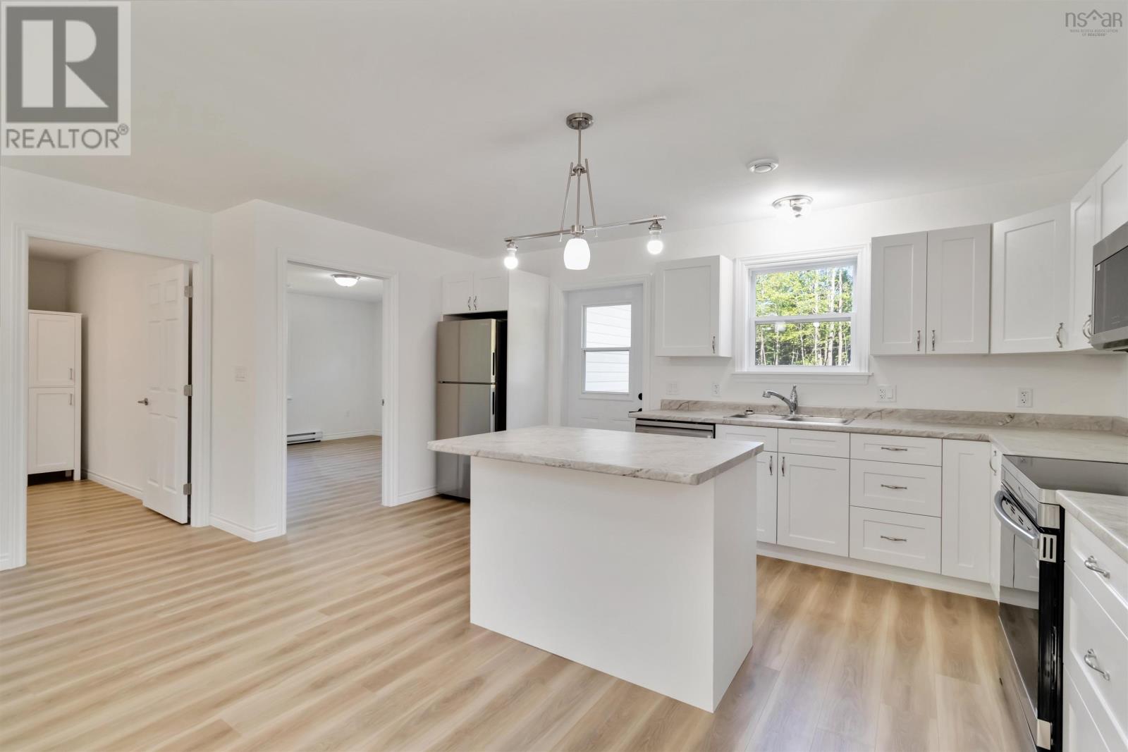 215 Aberdeen Road, Bridgewater, Nova Scotia  B4V 2S5 - Photo 16 - 202521380