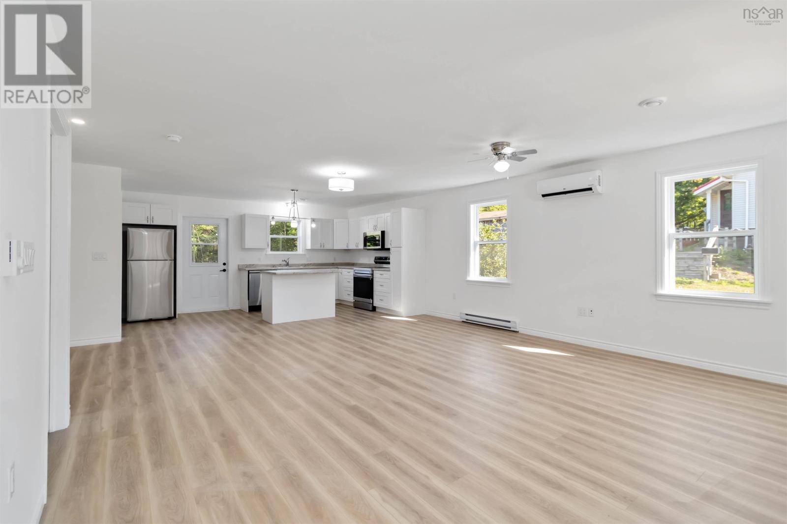 215 Aberdeen Road, Bridgewater, Nova Scotia  B4V 2S5 - Photo 6 - 202521380