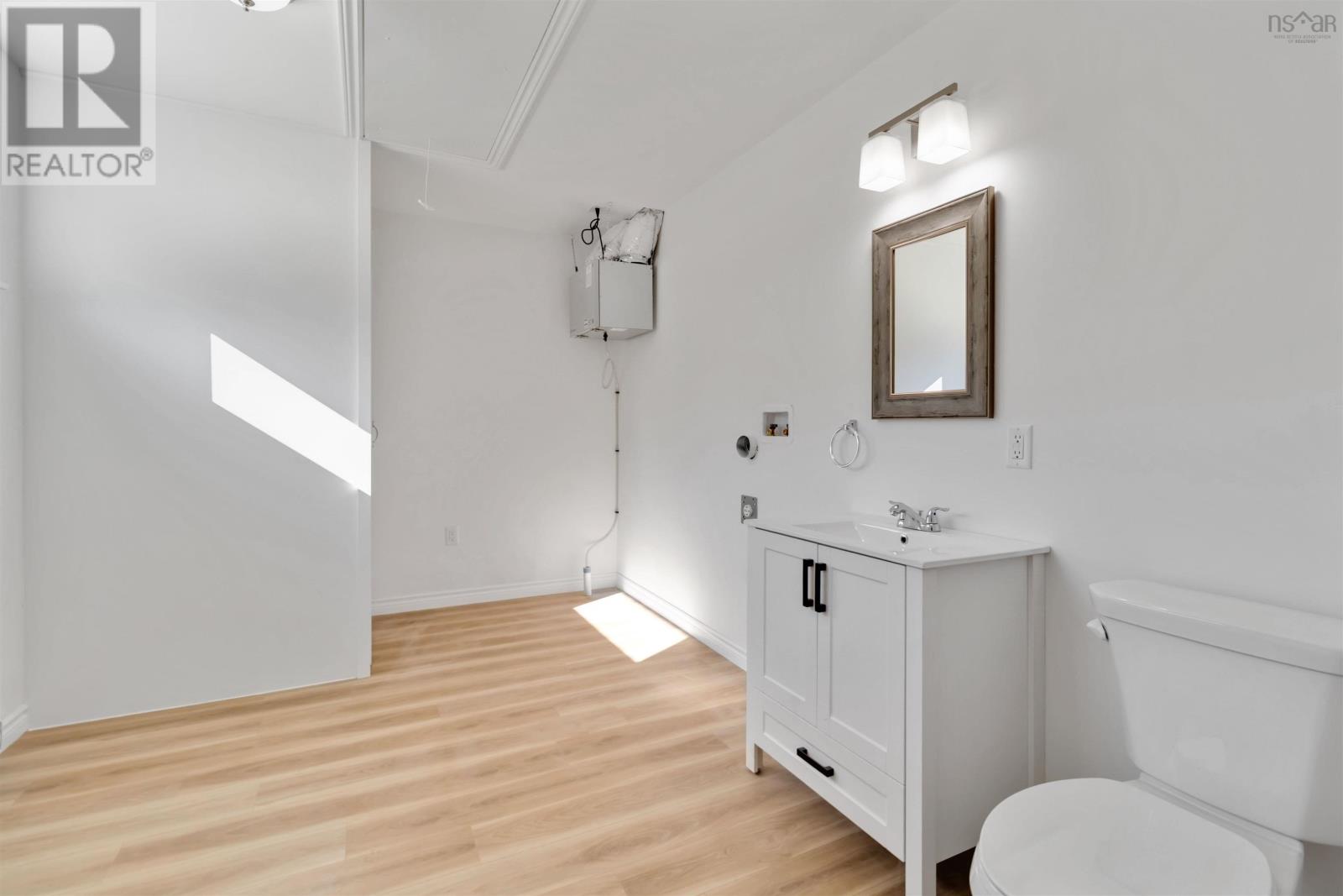 215 Aberdeen Road, Bridgewater, Nova Scotia  B4V 2S5 - Photo 31 - 202521380