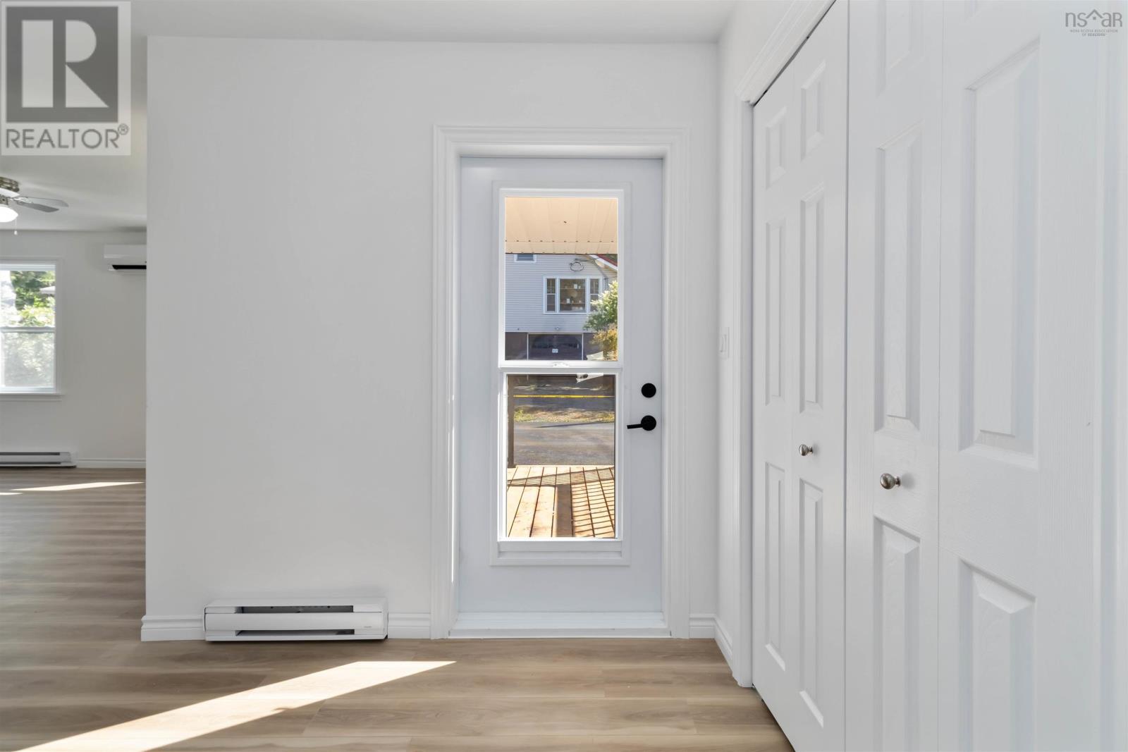 215 Aberdeen Road, Bridgewater, Nova Scotia  B4V 2S5 - Photo 5 - 202521380