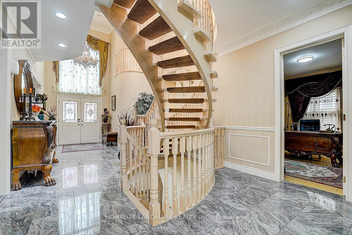 286 Hillcrest Avenue, Toronto, Ontario  M2N 3P4 - Photo 12 - C12499164