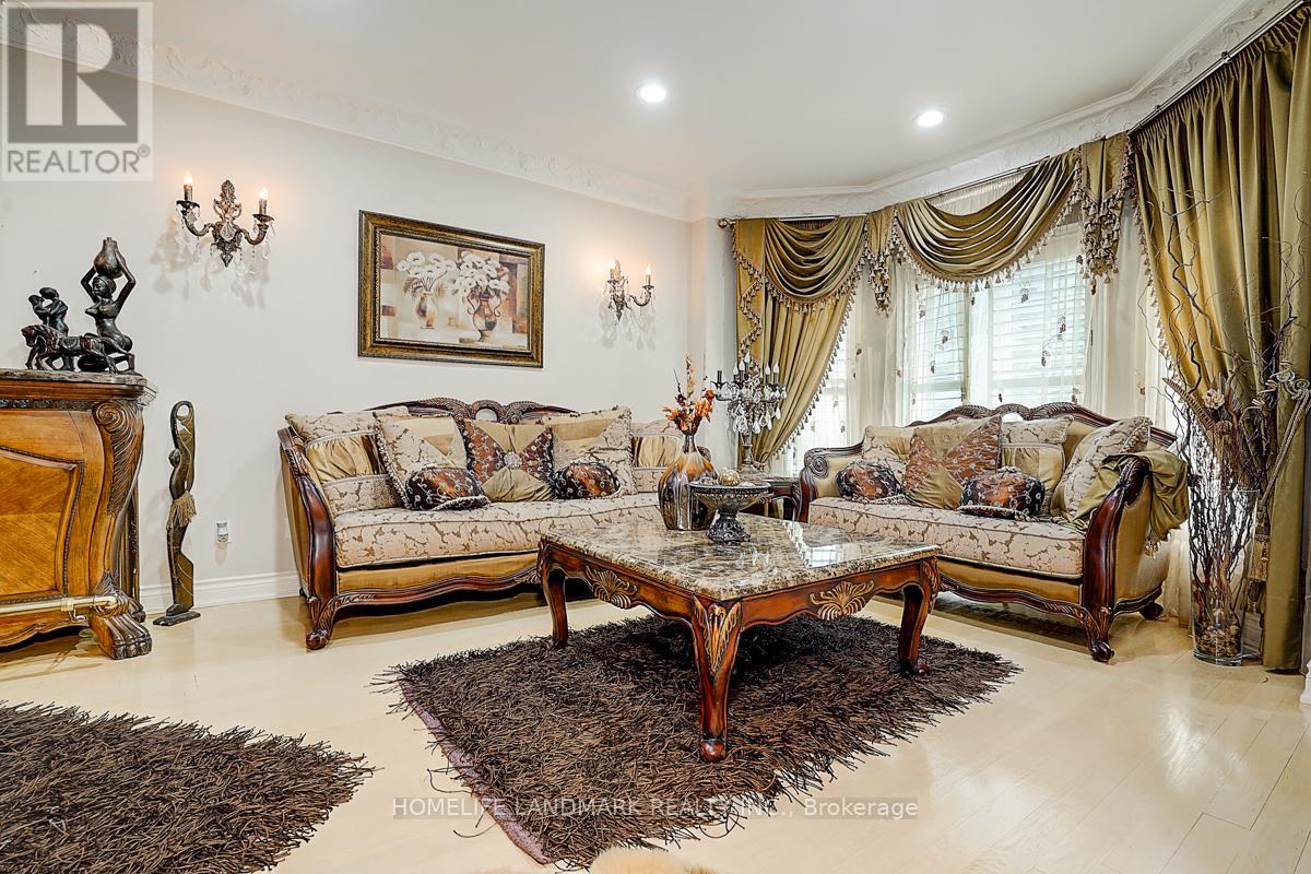 286 Hillcrest Avenue, Toronto, Ontario  M2N 3P4 - Photo 13 - C12499164