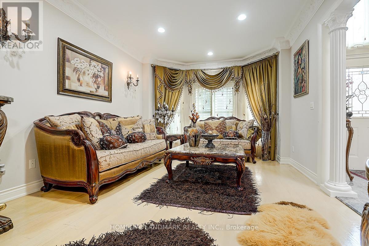 286 Hillcrest Avenue, Toronto, Ontario  M2N 3P4 - Photo 14 - C12499164