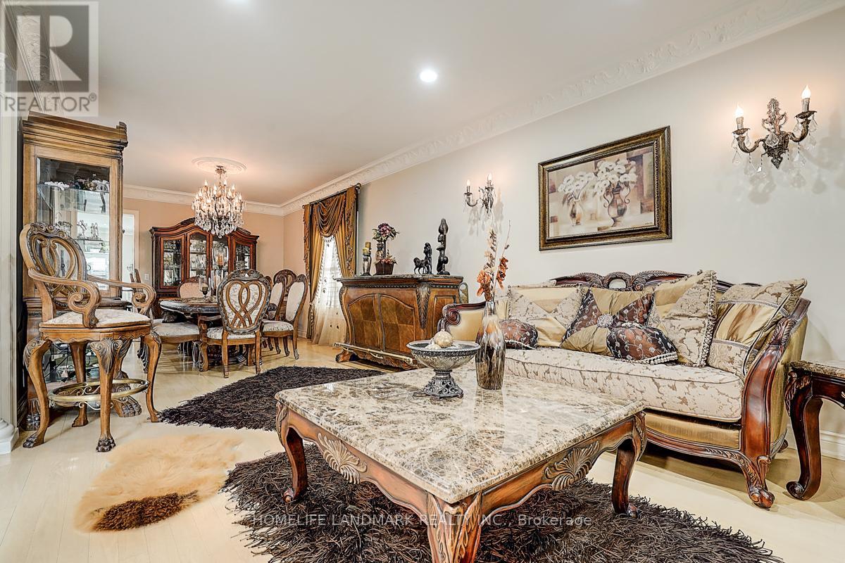 286 Hillcrest Avenue, Toronto, Ontario  M2N 3P4 - Photo 15 - C12499164