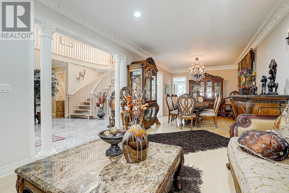 286 Hillcrest Avenue, Toronto, Ontario  M2N 3P4 - Photo 16 - C12499164