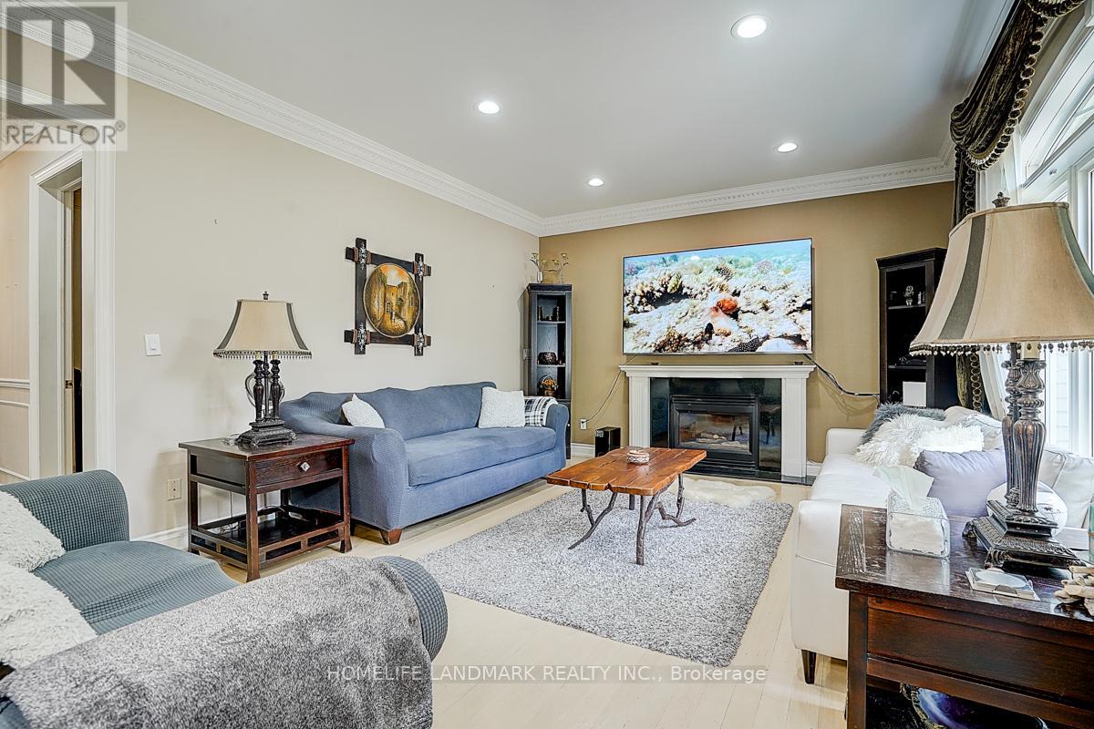 286 Hillcrest Avenue, Toronto, Ontario  M2N 3P4 - Photo 18 - C12499164