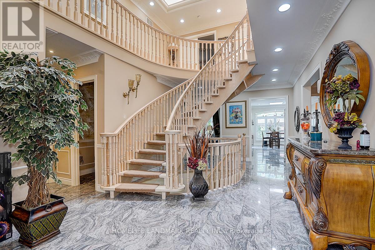 286 Hillcrest Avenue, Toronto, Ontario  M2N 3P4 - Photo 2 - C12499164