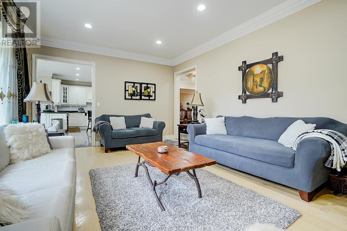 286 Hillcrest Avenue, Toronto, Ontario  M2N 3P4 - Photo 20 - C12499164