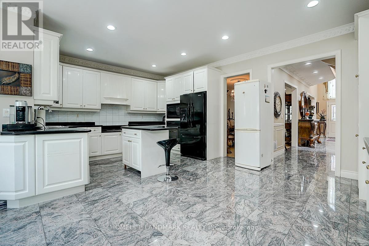 286 Hillcrest Avenue, Toronto, Ontario  M2N 3P4 - Photo 23 - C12499164