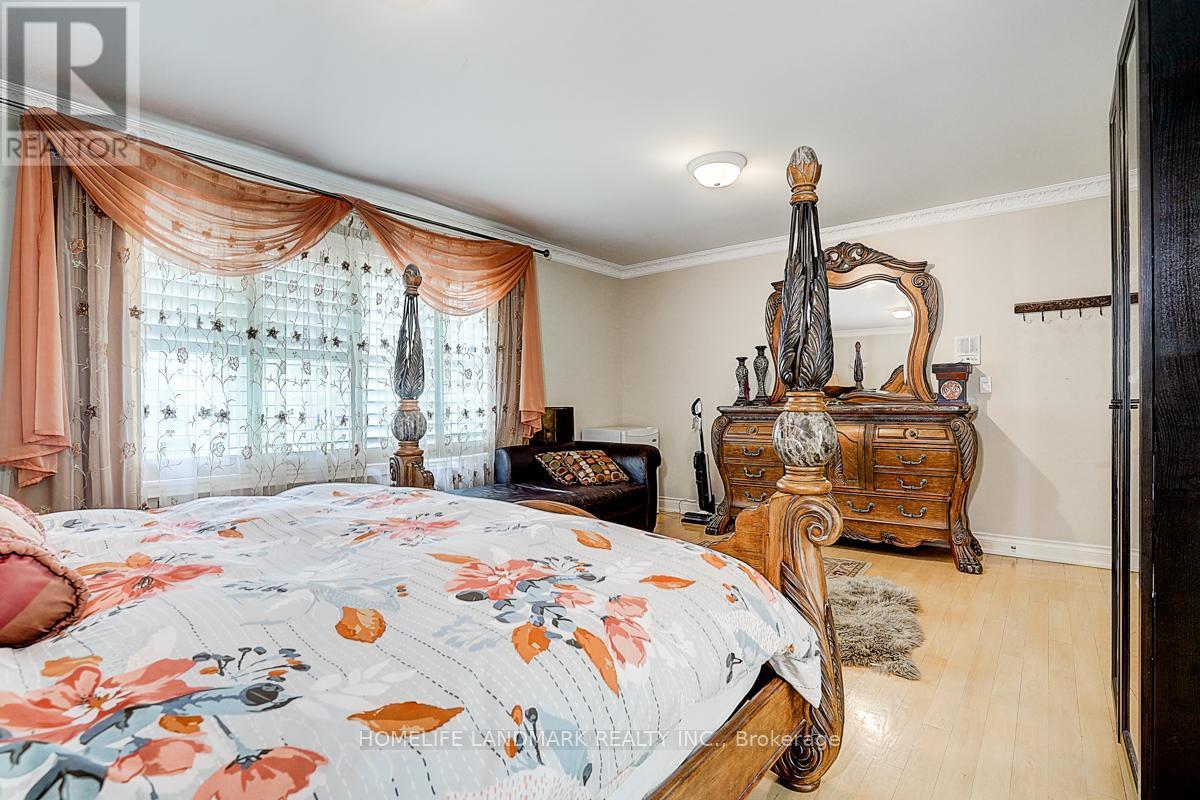 286 Hillcrest Avenue, Toronto, Ontario  M2N 3P4 - Photo 28 - C12499164