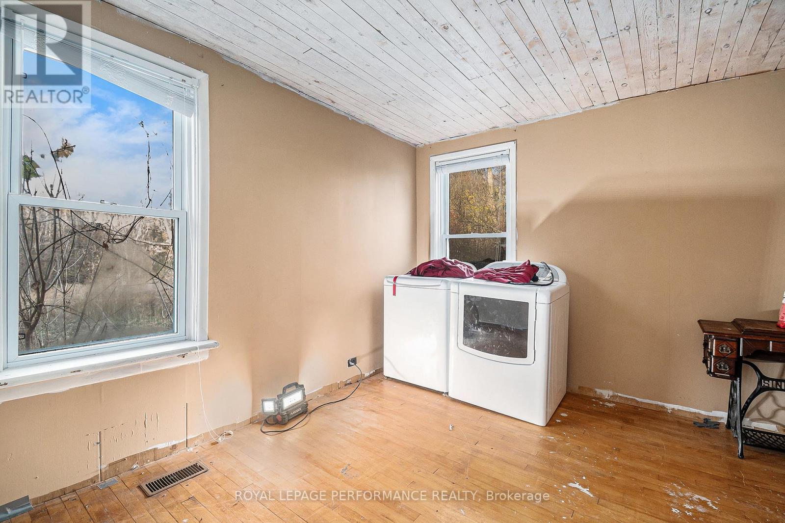 16015 County 2 Road, South Stormont, Ontario  K0C 1P0 - Photo 22 - X12499242