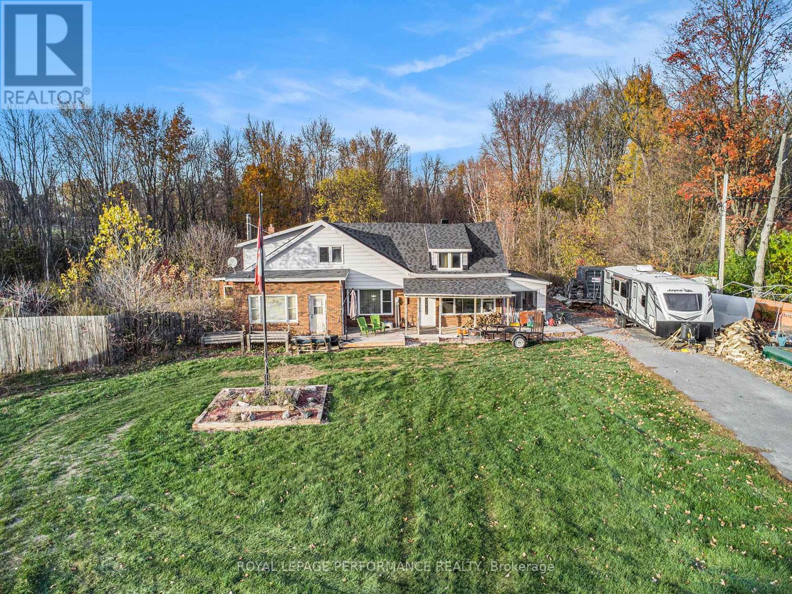 16015 County 2 Road, South Stormont, Ontario  K0C 1P0 - Photo 3 - X12499242