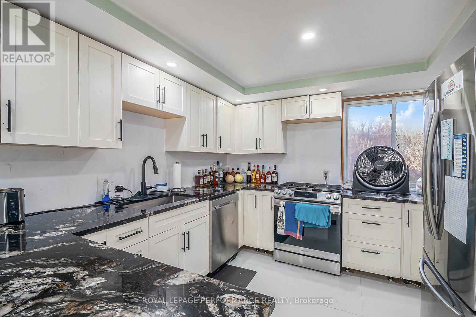 16015 County 2 Road, South Stormont, Ontario  K0C 1P0 - Photo 9 - X12499242