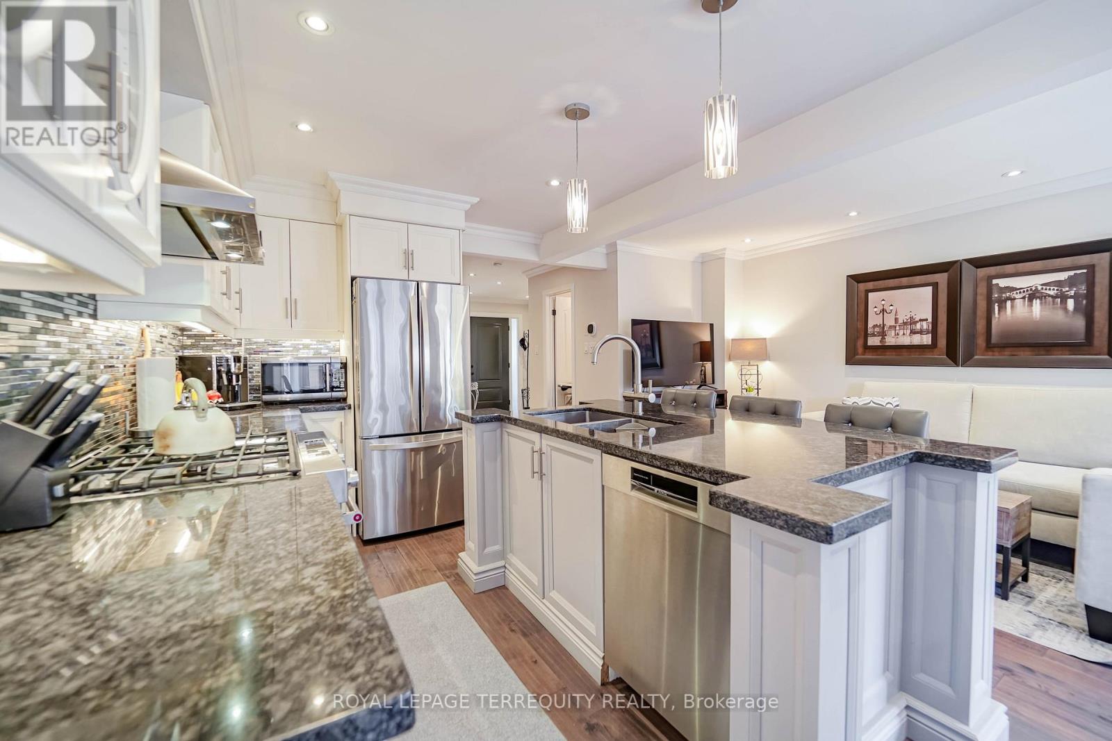 9 Stonebriar Drive, Vaughan, Ontario  L6A 2N5 - Photo 10 - N12499154