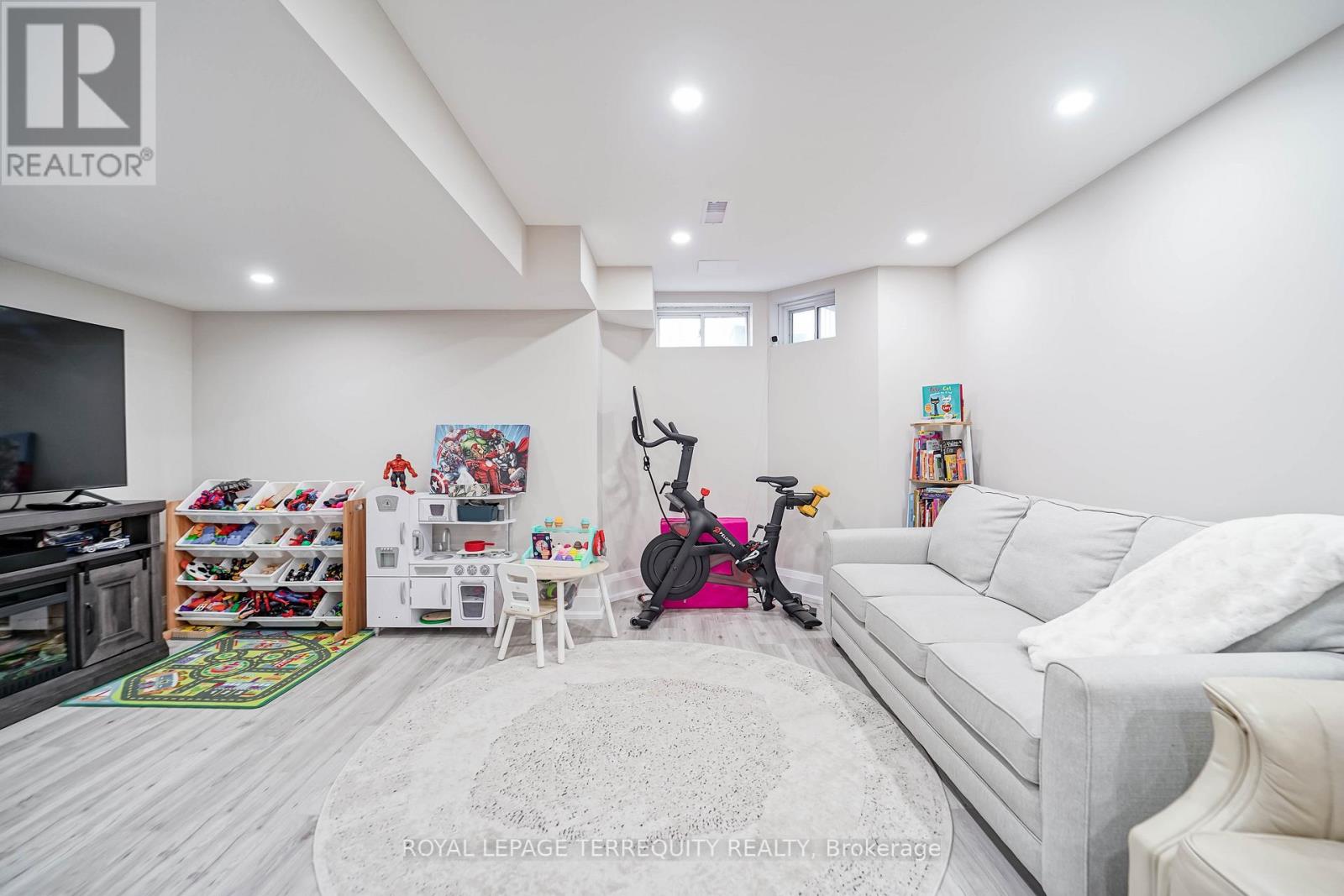 9 Stonebriar Drive, Vaughan, Ontario  L6A 2N5 - Photo 39 - N12499154