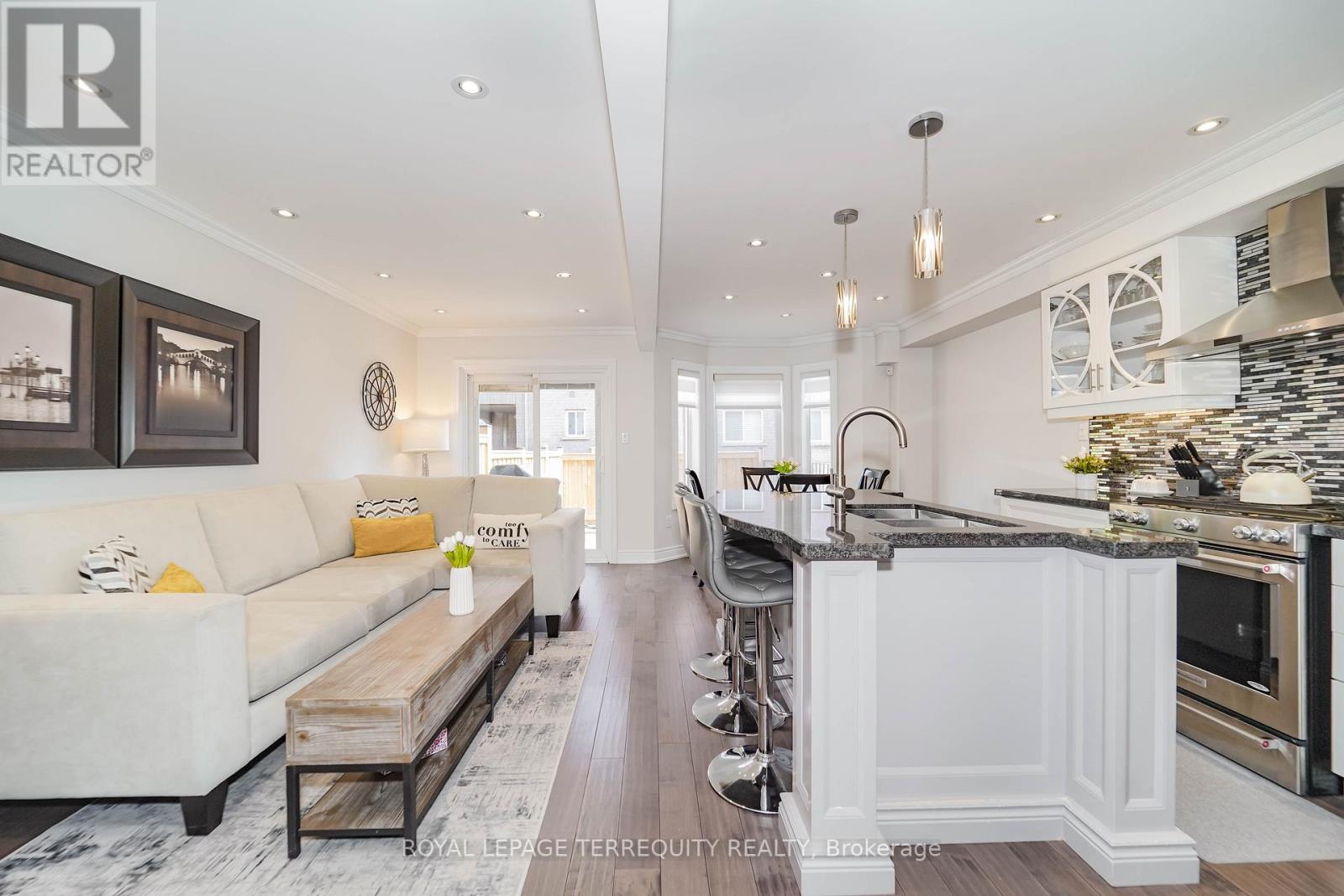 9 Stonebriar Drive, Vaughan, Ontario  L6A 2N5 - Photo 4 - N12499154