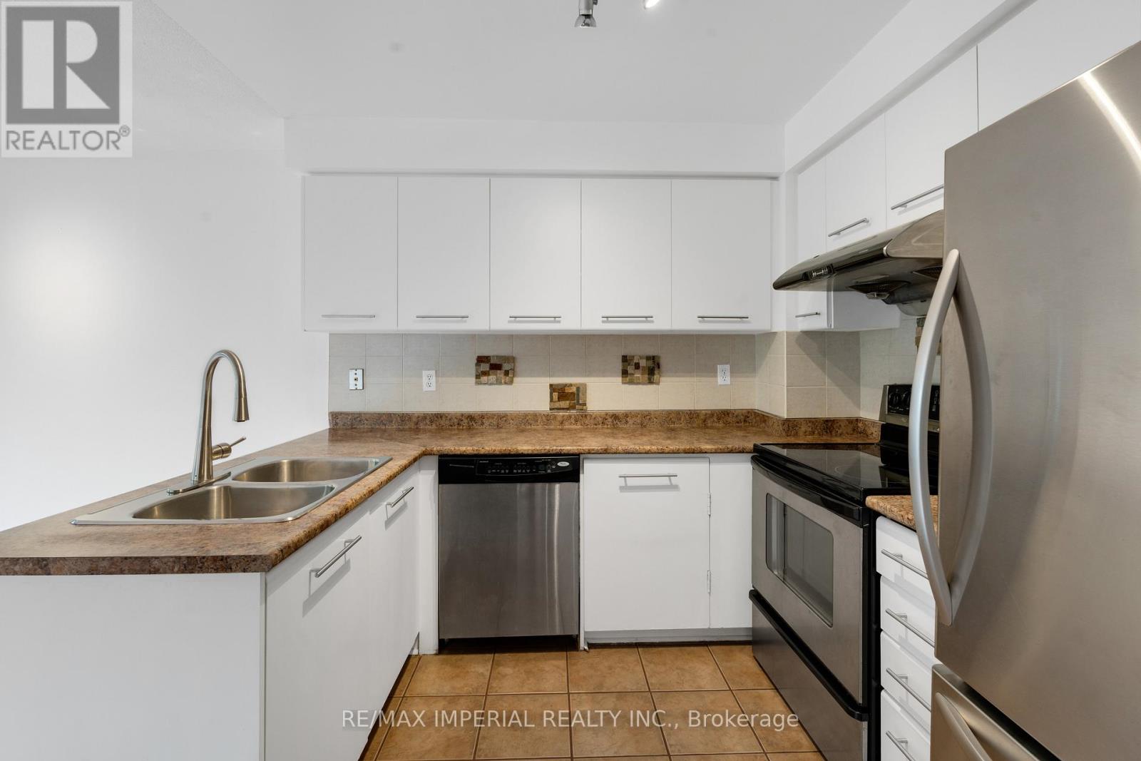 99 Islay Crescent, Vaughan (Maple), Ontario  L6A 2B9 - Photo 18 - N12499182