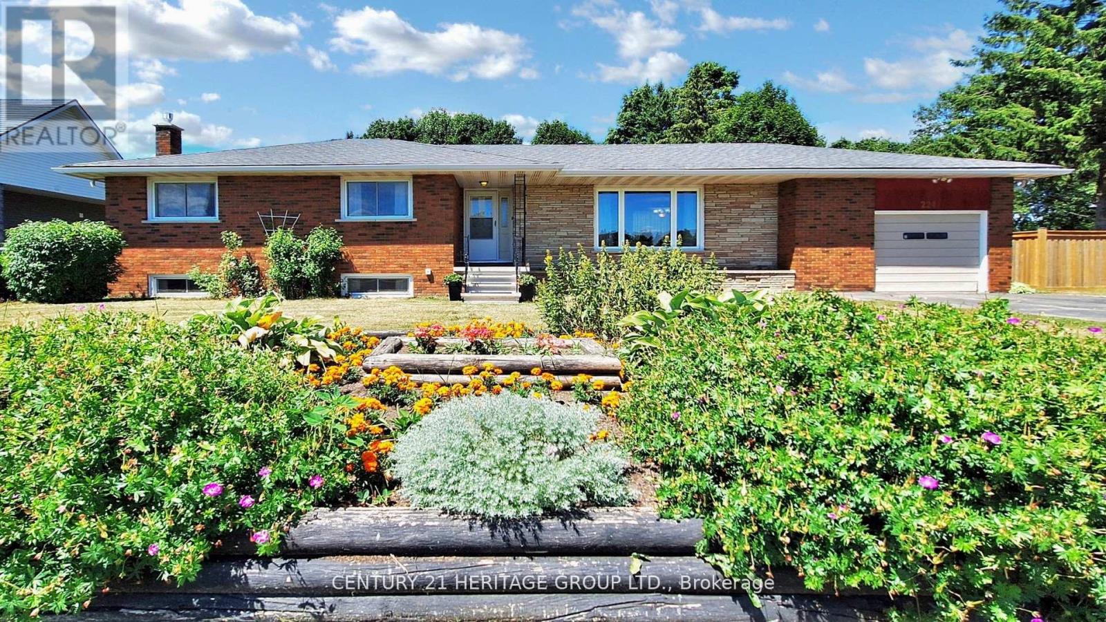 224 Glenn Avenue, Innisfil, Ontario  L9S 1C4 - Photo 2 - N12499222