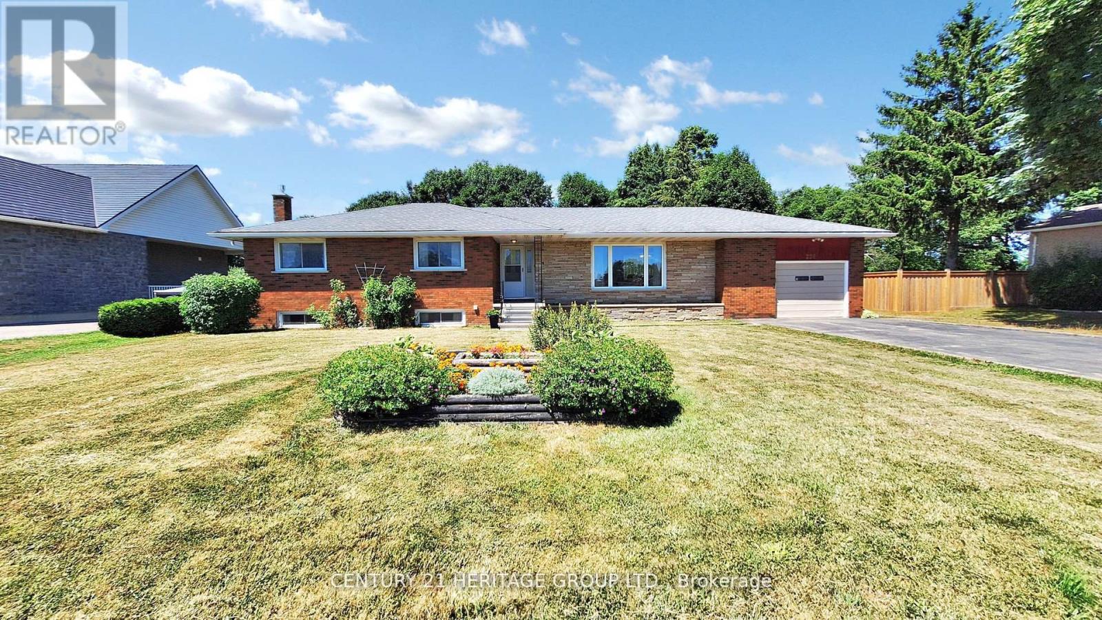 224 Glenn Avenue, Innisfil, Ontario  L9S 1C4 - Photo 4 - N12499222