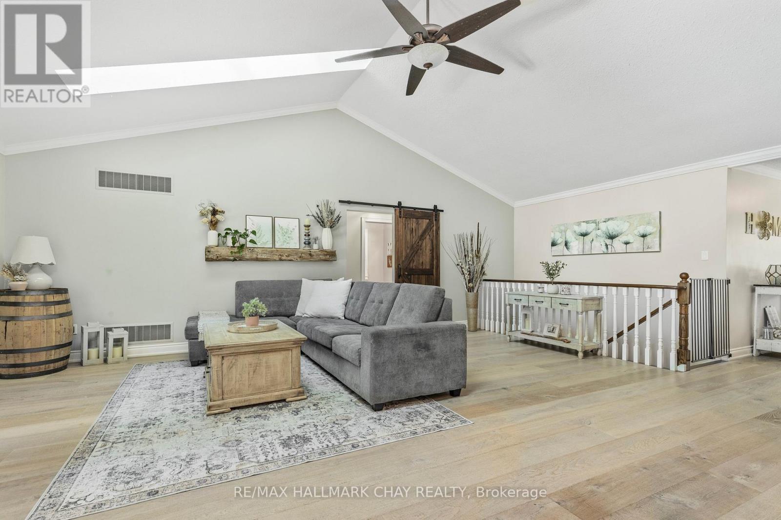 1256 Rainbow Valley Road W, Springwater, Ontario  L0L 2K0 - Photo 10 - S12499200