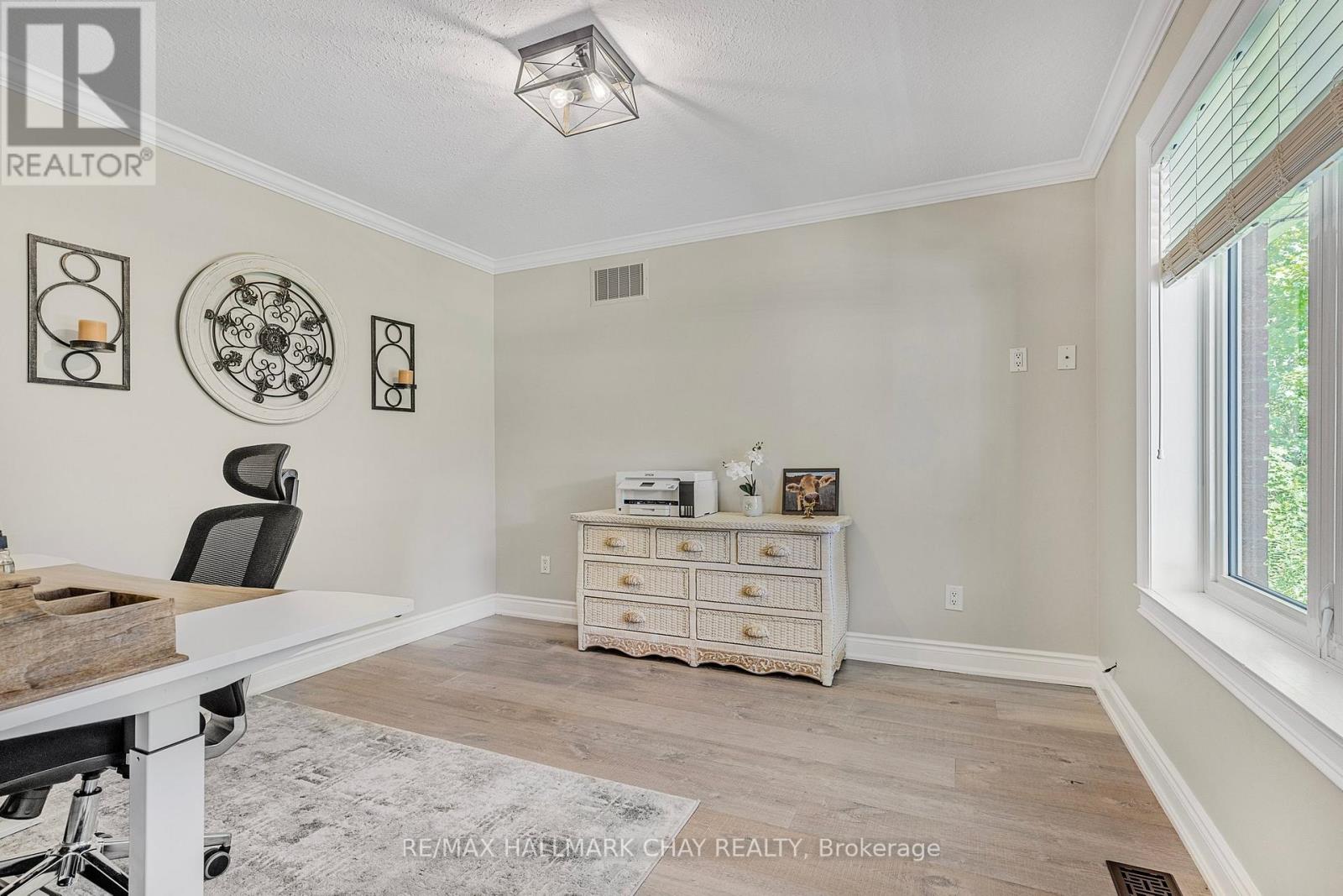 1256 Rainbow Valley Road W, Springwater, Ontario  L0L 2K0 - Photo 14 - S12499200