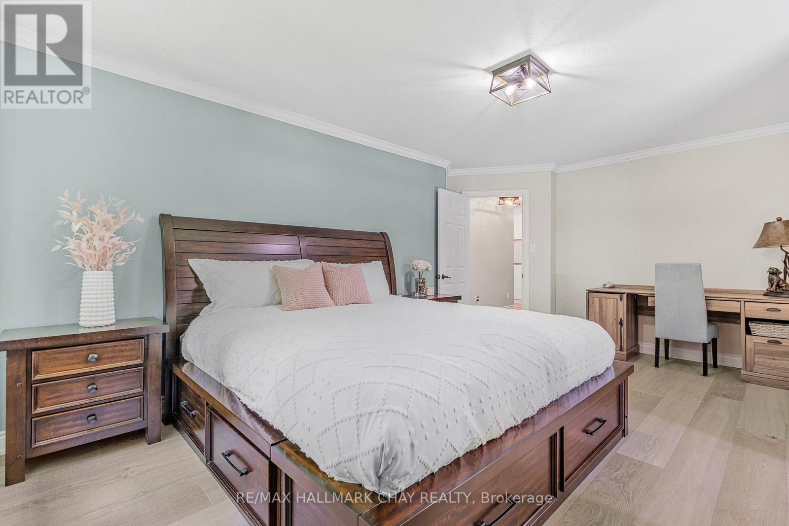 1256 Rainbow Valley Road W, Springwater, Ontario  L0L 2K0 - Photo 17 - S12499200