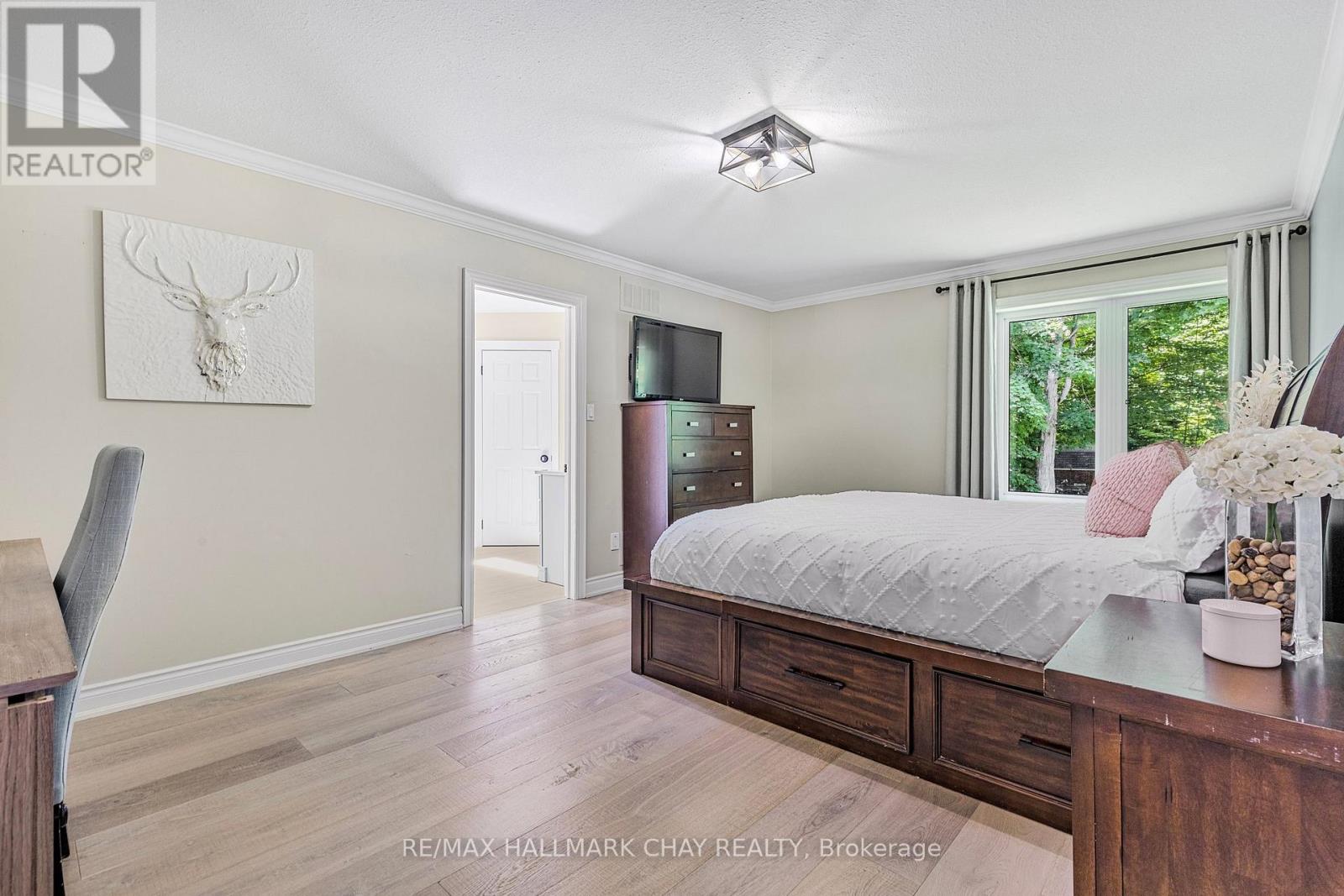 1256 Rainbow Valley Road W, Springwater, Ontario  L0L 2K0 - Photo 18 - S12499200