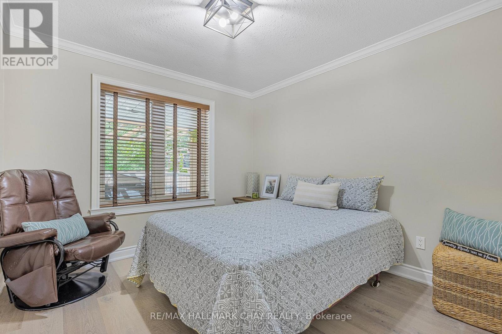 1256 Rainbow Valley Road W, Springwater, Ontario  L0L 2K0 - Photo 23 - S12499200