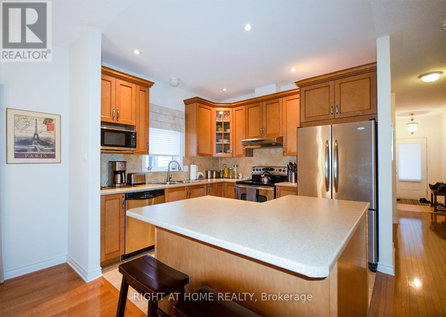 193 Shepody Circle, Ottawa, Ontario  K1T 4H9 - Photo 8 - X12498254