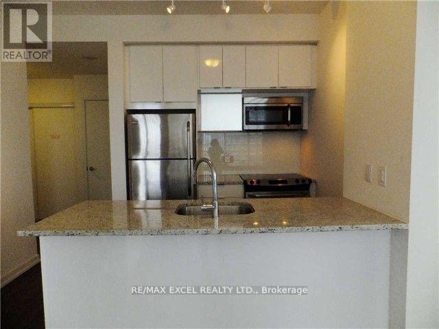 611 - 62 Forest Manor Road, Toronto (Henry Farm), Ontario  M2J 0B6 - Photo 5 - C12495894