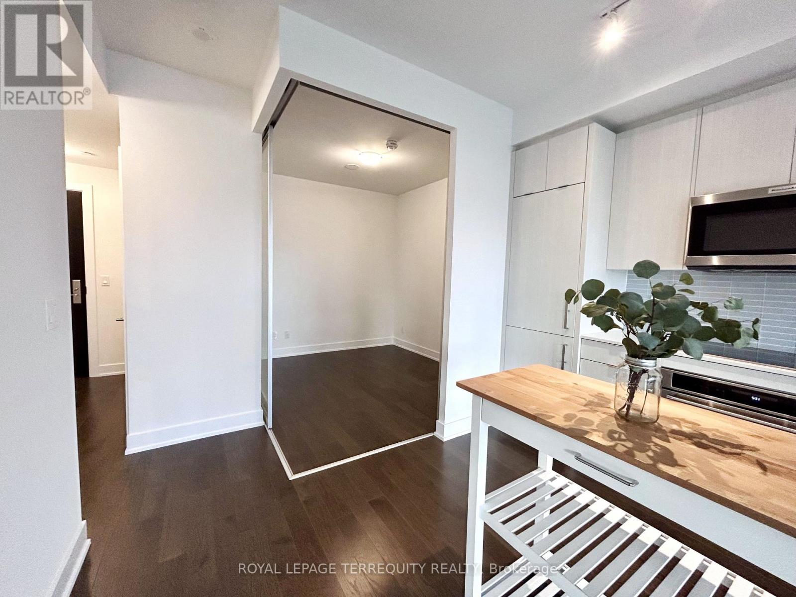 1408 - 181 Bedford Road, Toronto, Ontario  M5R 0C2 - Photo 3 - C12499070