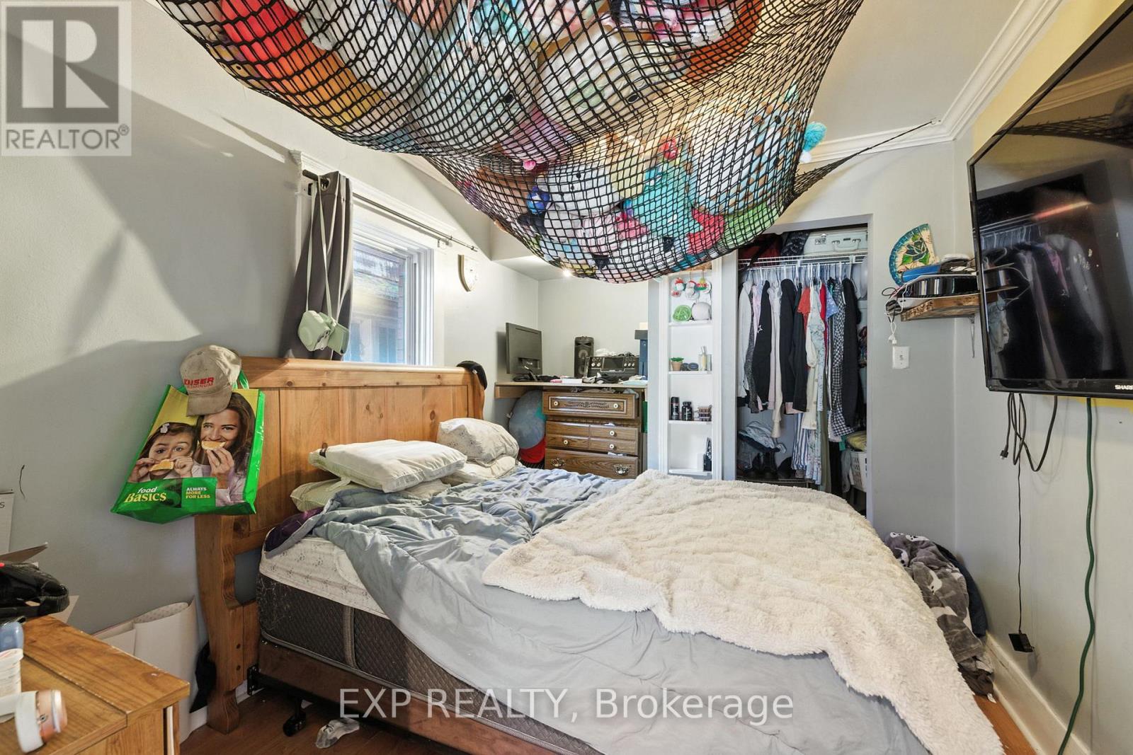 20 Barrington Avenue, London North (North N), Ontario  N6H 1J9 - Photo 9 - X12499332