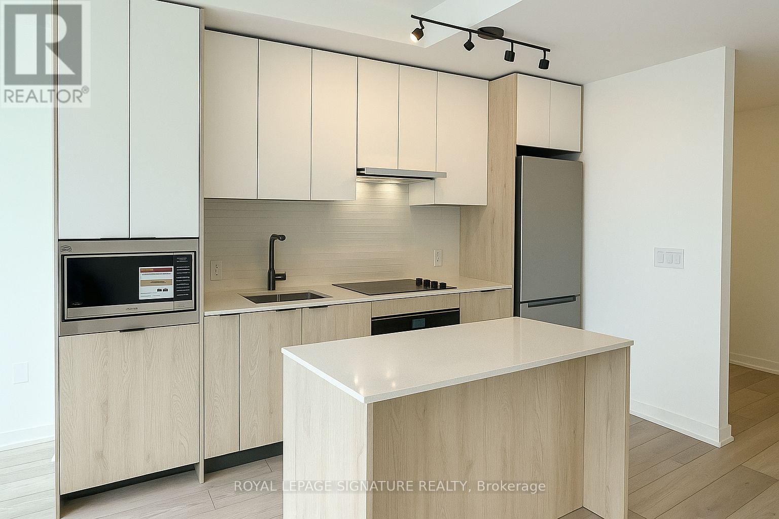 525 - 1007 The Queensway, Toronto, Ontario  M8Z 0C6 - Photo 2 - W12489714