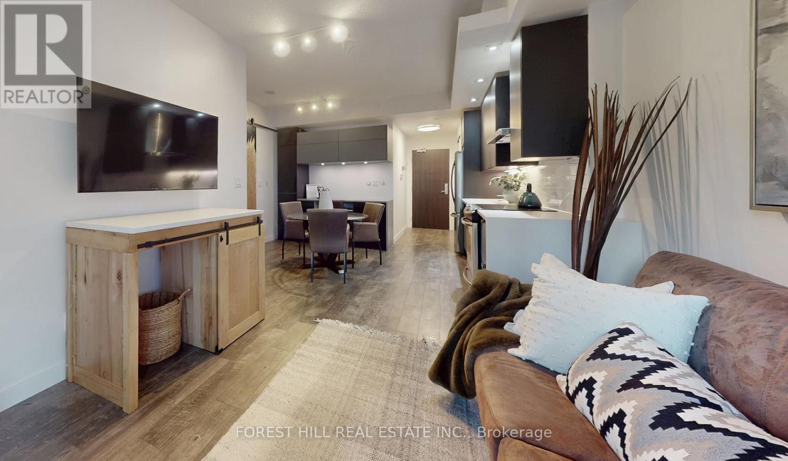 434 - 165 Legion Road N, Toronto, Ontario  M8Y 0A1 - Photo 6 - W12499150