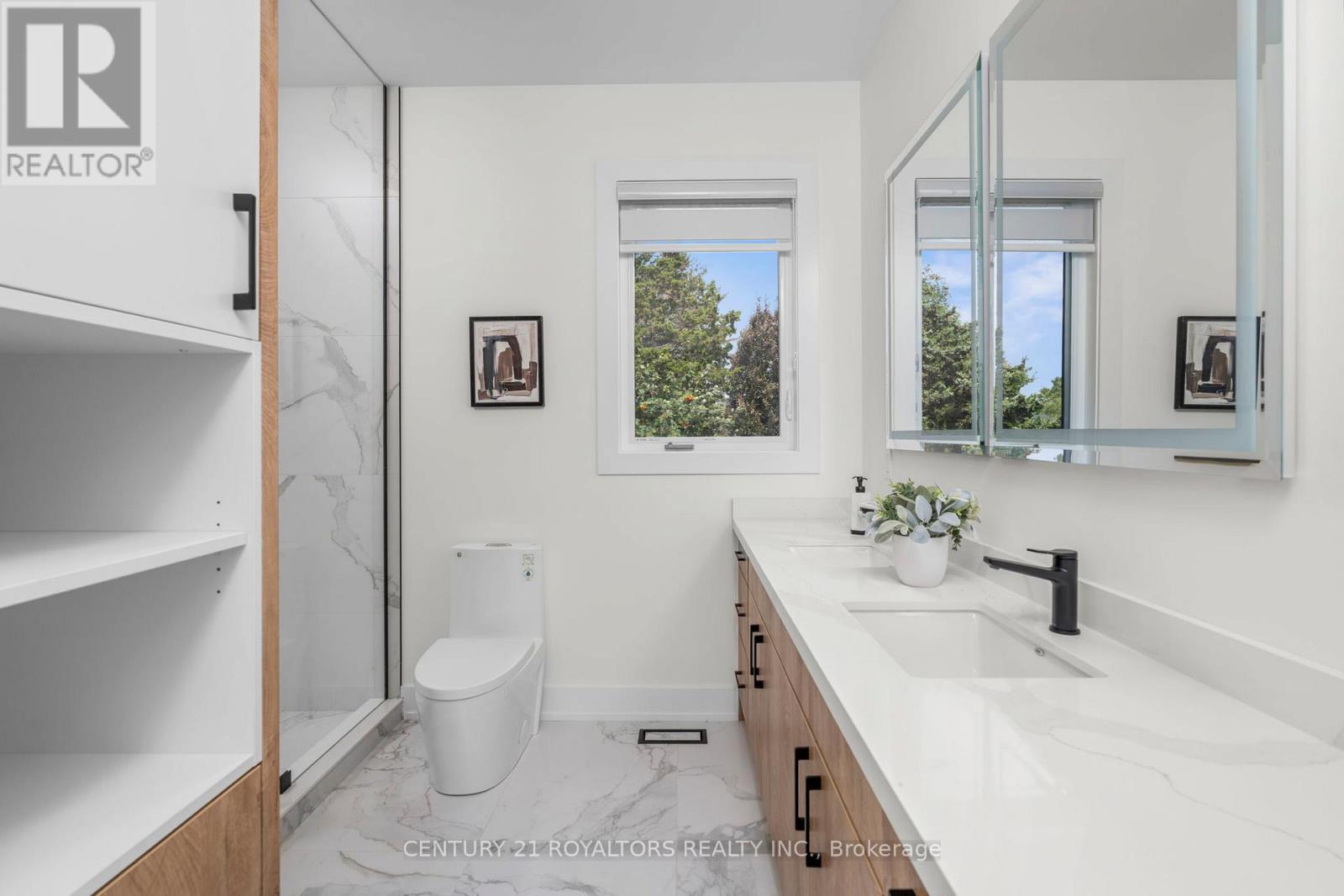 5b Pine Avenue N, Mississauga, Ontario  L5H 2P7 - Photo 19 - W12499178