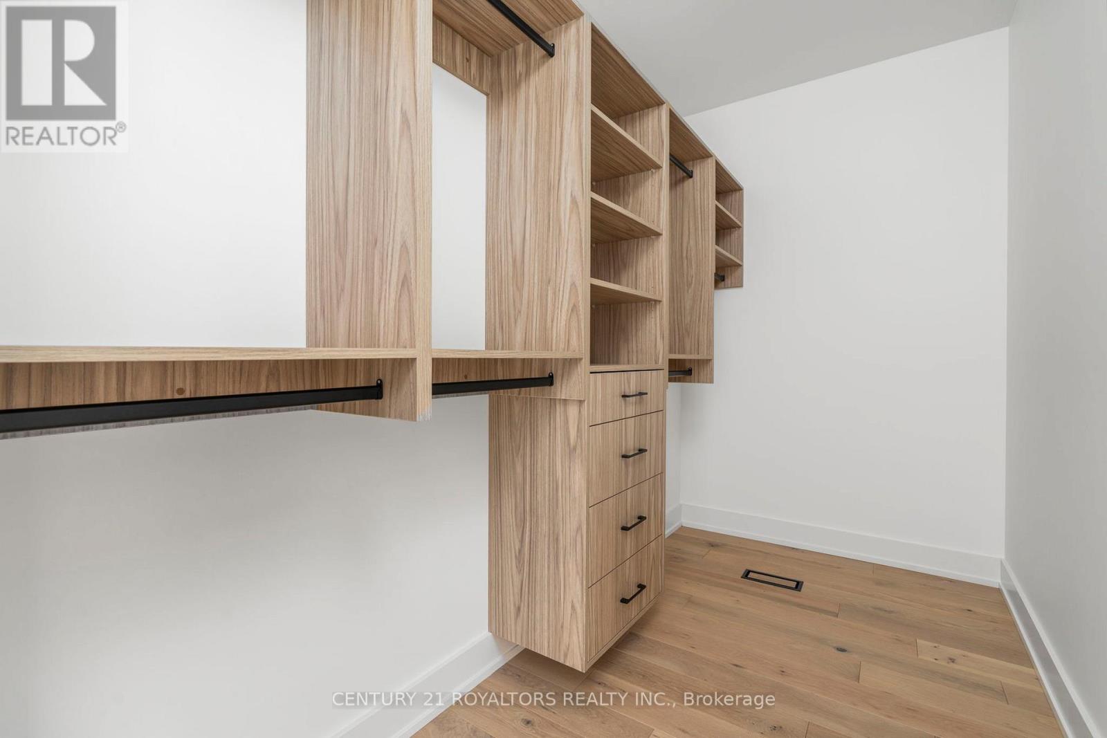 5b Pine Avenue N, Mississauga, Ontario  L5H 2P7 - Photo 20 - W12499178