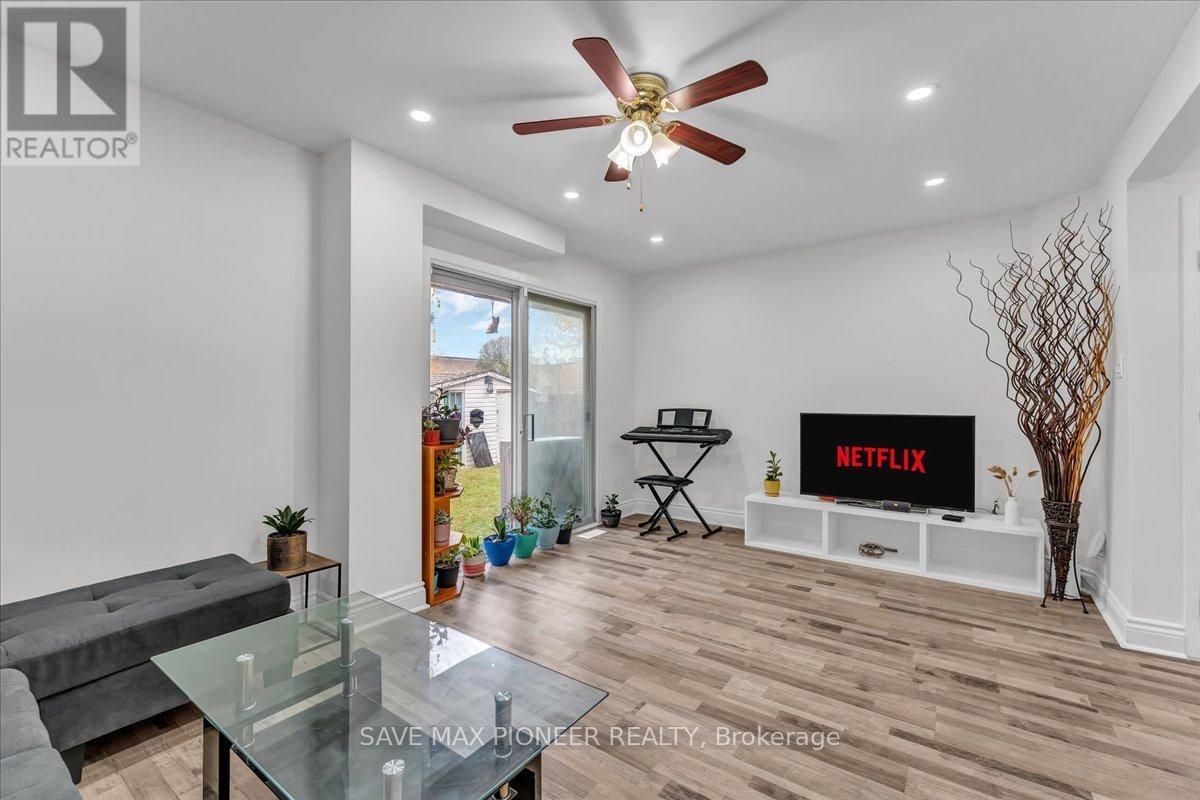 11 Great Oak Court, Brampton, Ontario  L6S 2J9 - Photo 11 - W12499208