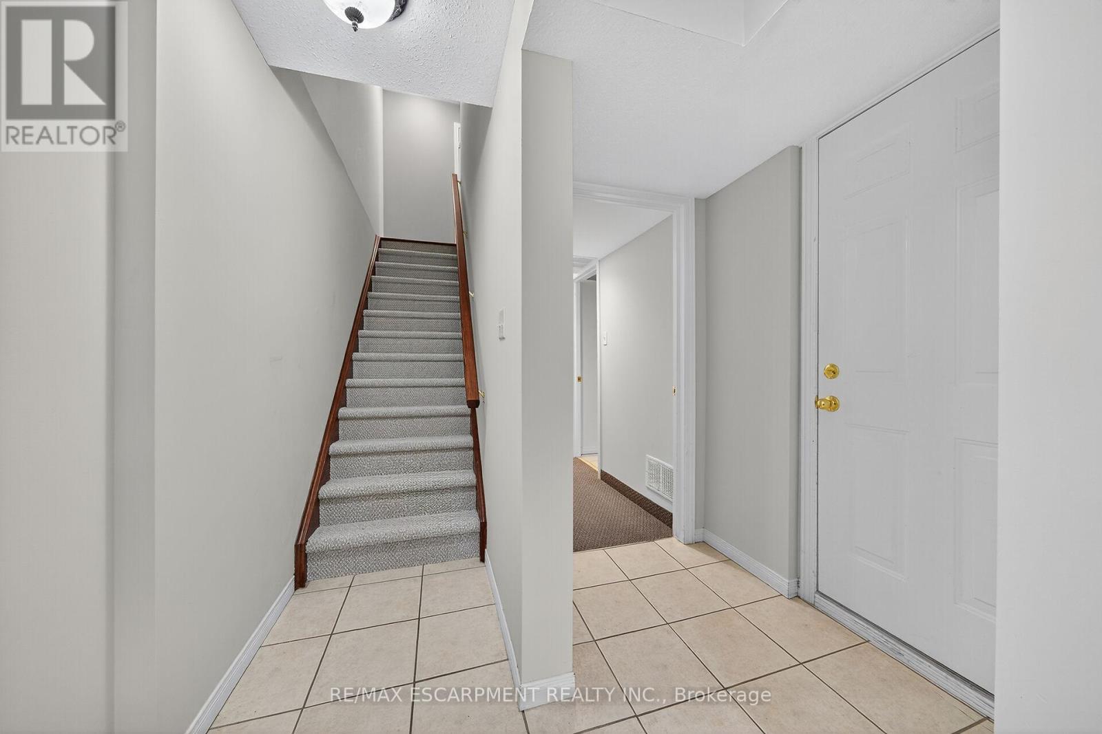 23 - 7 Southside Place, Hamilton (Mountview), Ontario  L9C 7W6 - Photo 6 - X12498830